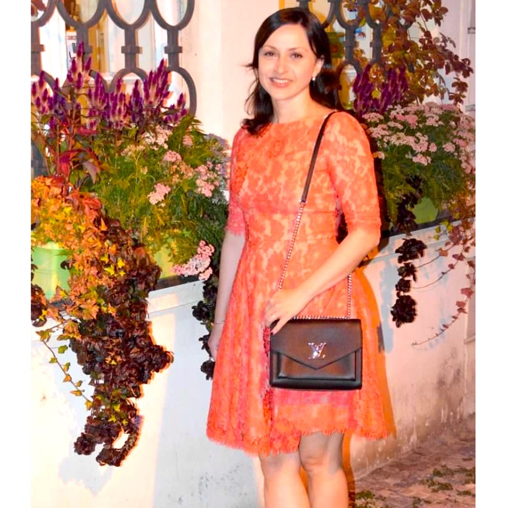 ML Monique Lhuillier lace dress